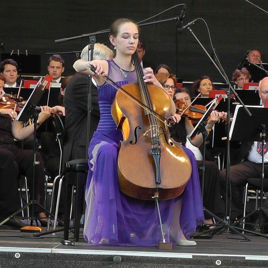 Alexander Technik Stuttgart Michael Clausnizer Adriana Schubert 5 fache Bundespreiträgerin beim Wettbewerb Jugend musiziert